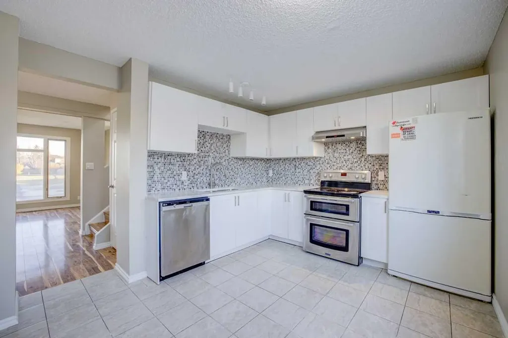 171 Erin Woods Drive SE Calgary AB T2B 2V7
