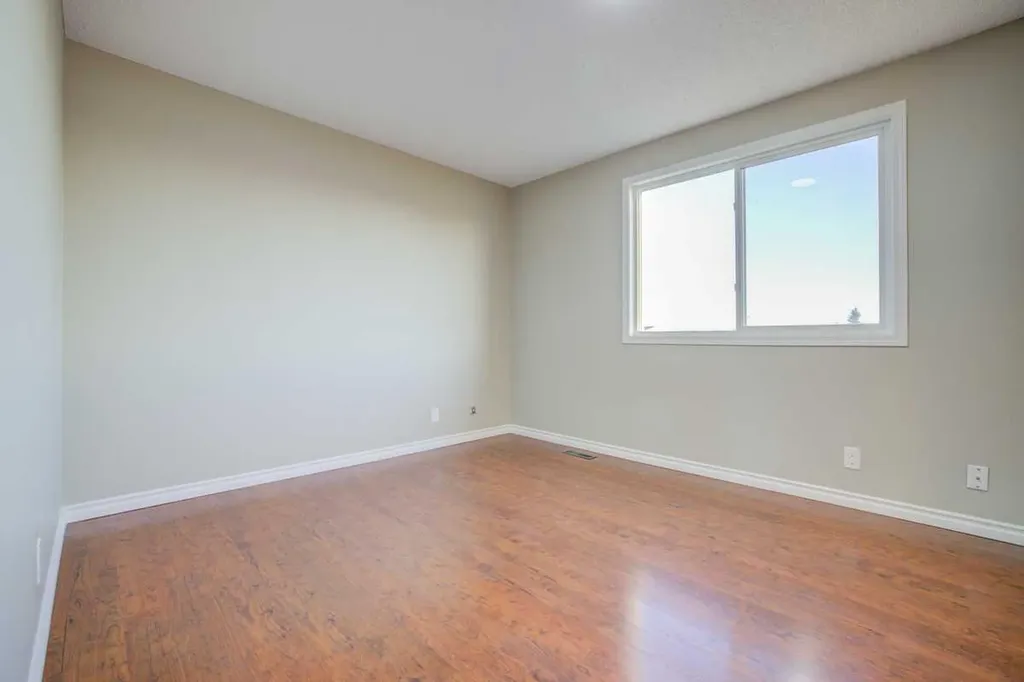 171 Erin Woods Drive SE Calgary AB T2B 2V7