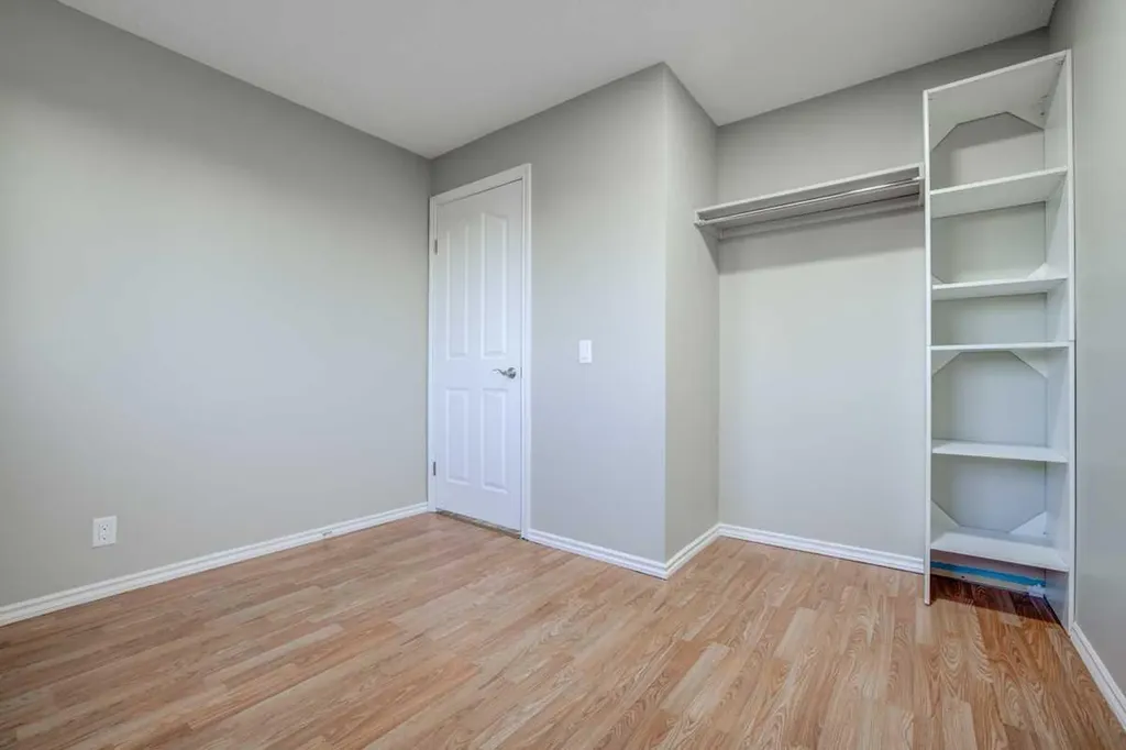 171 Erin Woods Drive SE Calgary AB T2B 2V7
