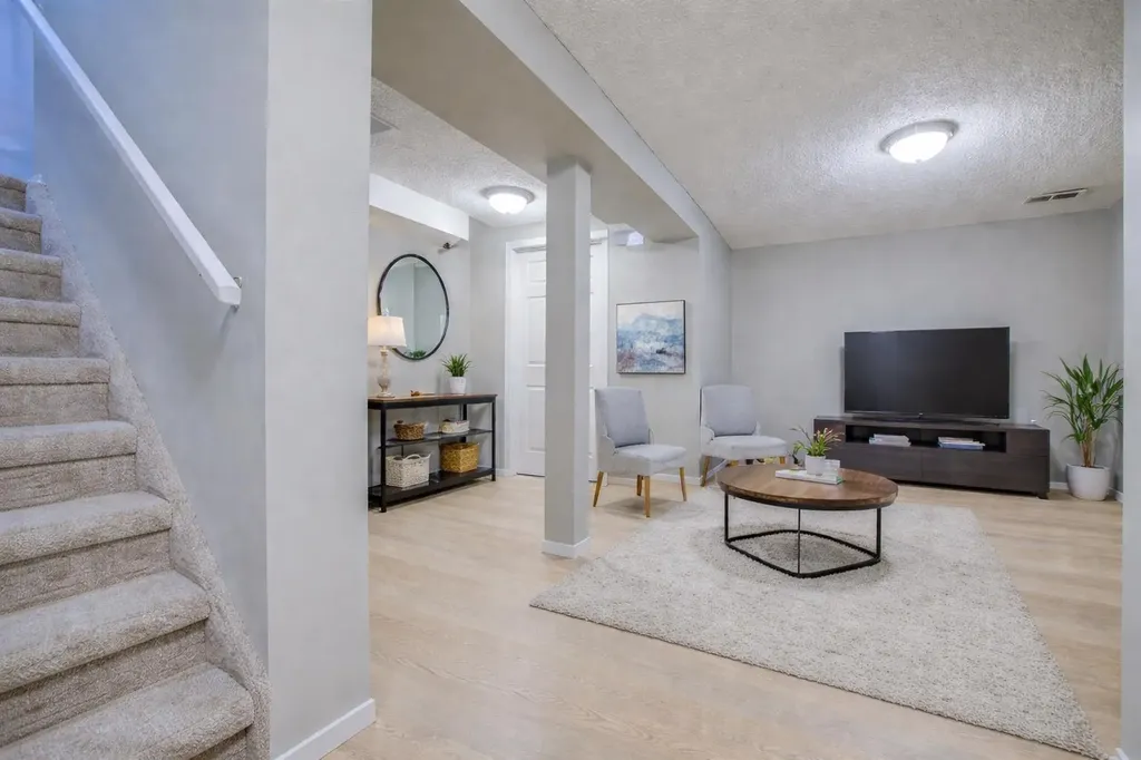 171 Erin Woods Drive SE Calgary AB T2B 2V7
