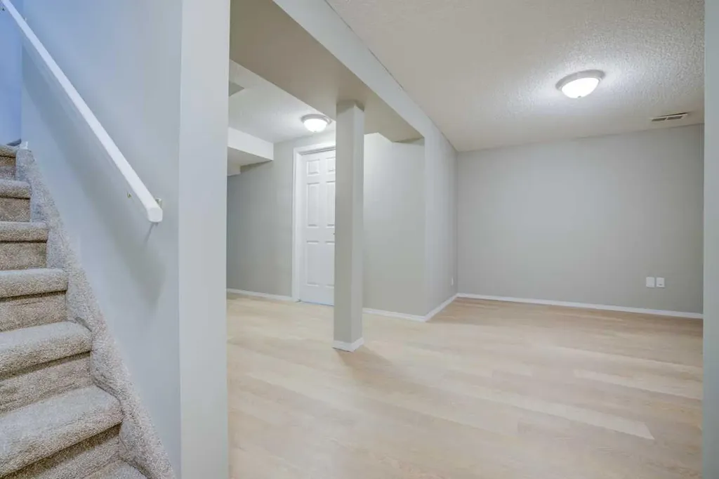 171 Erin Woods Drive SE Calgary AB T2B 2V7