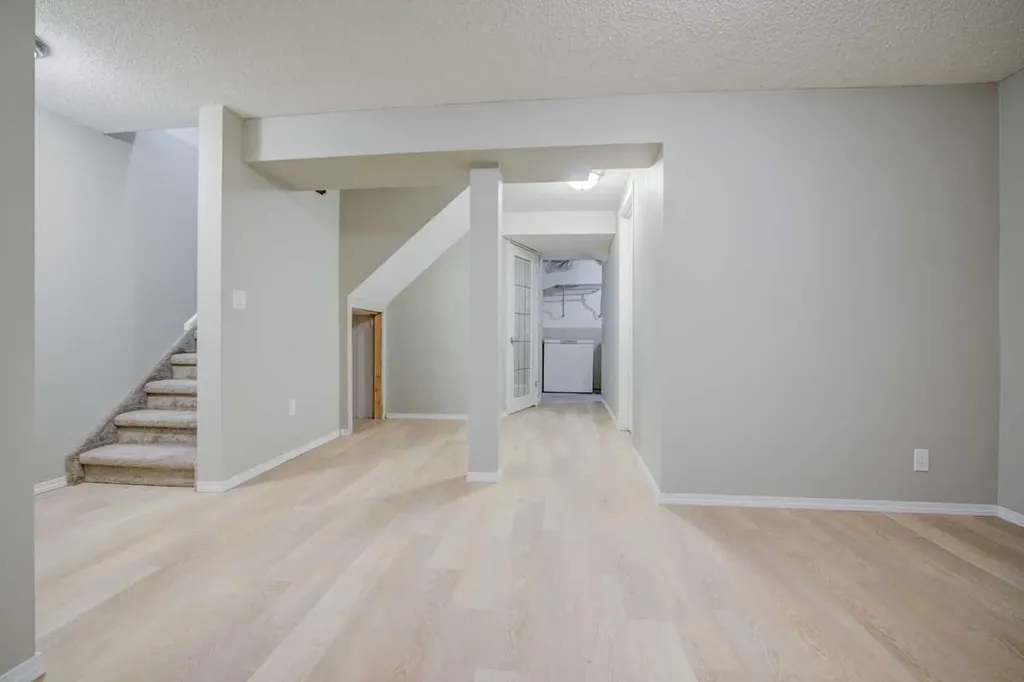 171 Erin Woods Drive SE Calgary AB T2B 2V7