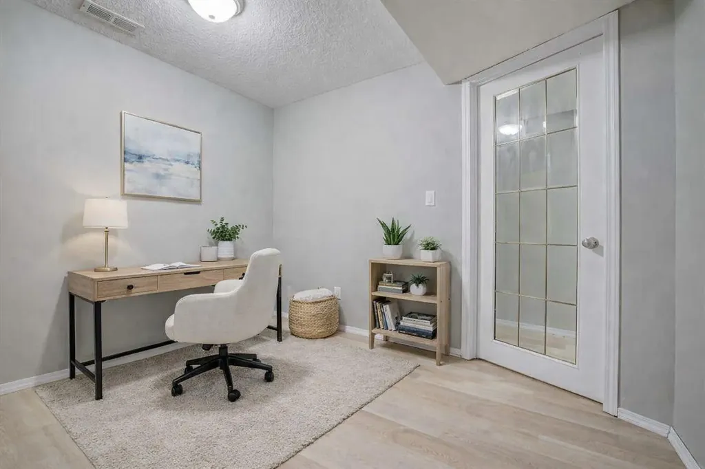171 Erin Woods Drive SE Calgary AB T2B 2V7