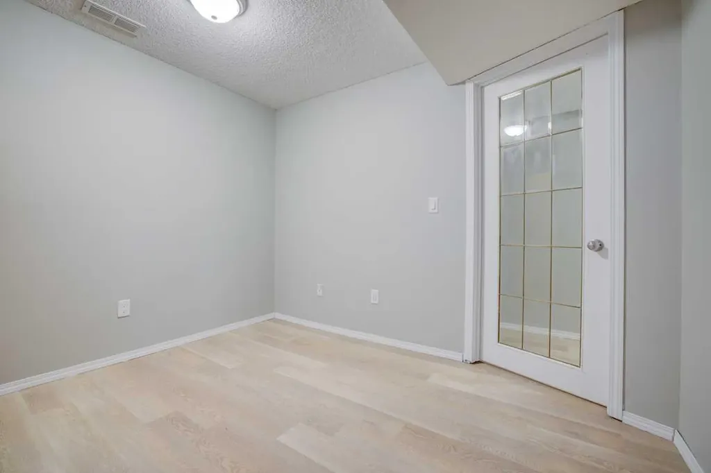 171 Erin Woods Drive SE Calgary AB T2B 2V7