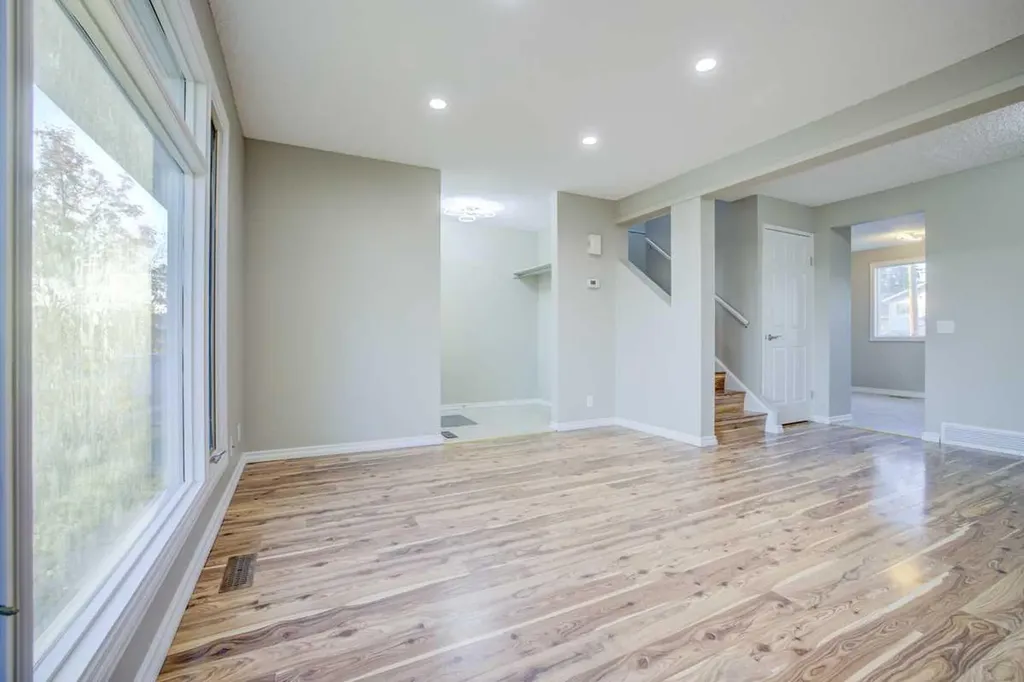 171 Erin Woods Drive SE Calgary AB T2B 2V7