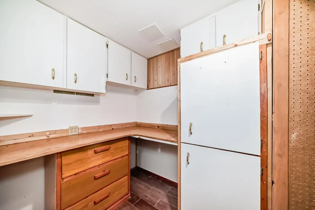 255 Falshire Way NE Calgary AB T3J 2B3