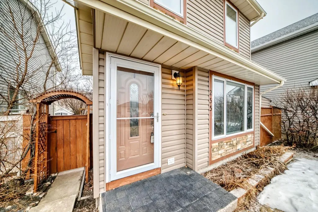 255 Falshire Way NE Calgary AB T3J 2B3