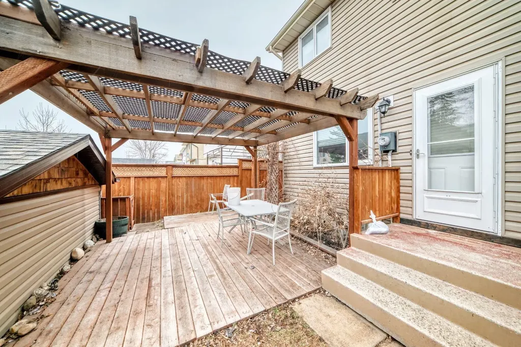 255 Falshire Way NE Calgary AB T3J 2B3