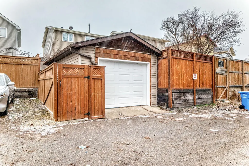 255 Falshire Way NE Calgary AB T3J 2B3