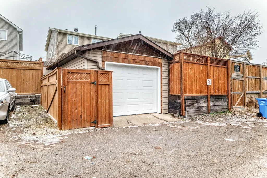 255 Falshire Way NE Calgary AB T3J 2B3