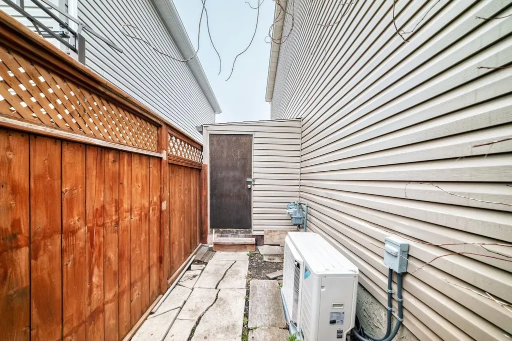 255 Falshire Way NE Calgary AB T3J 2B3