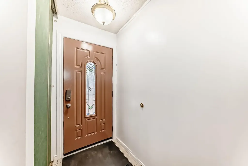 255 Falshire Way NE Calgary AB T3J 2B3