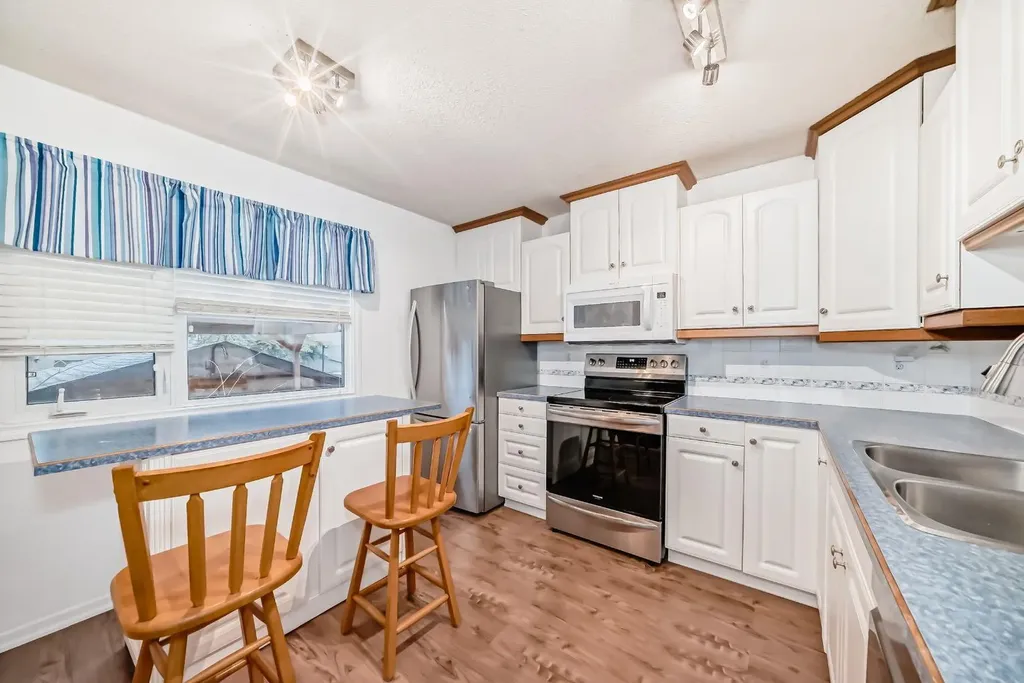 255 Falshire Way NE Calgary AB T3J 2B3
