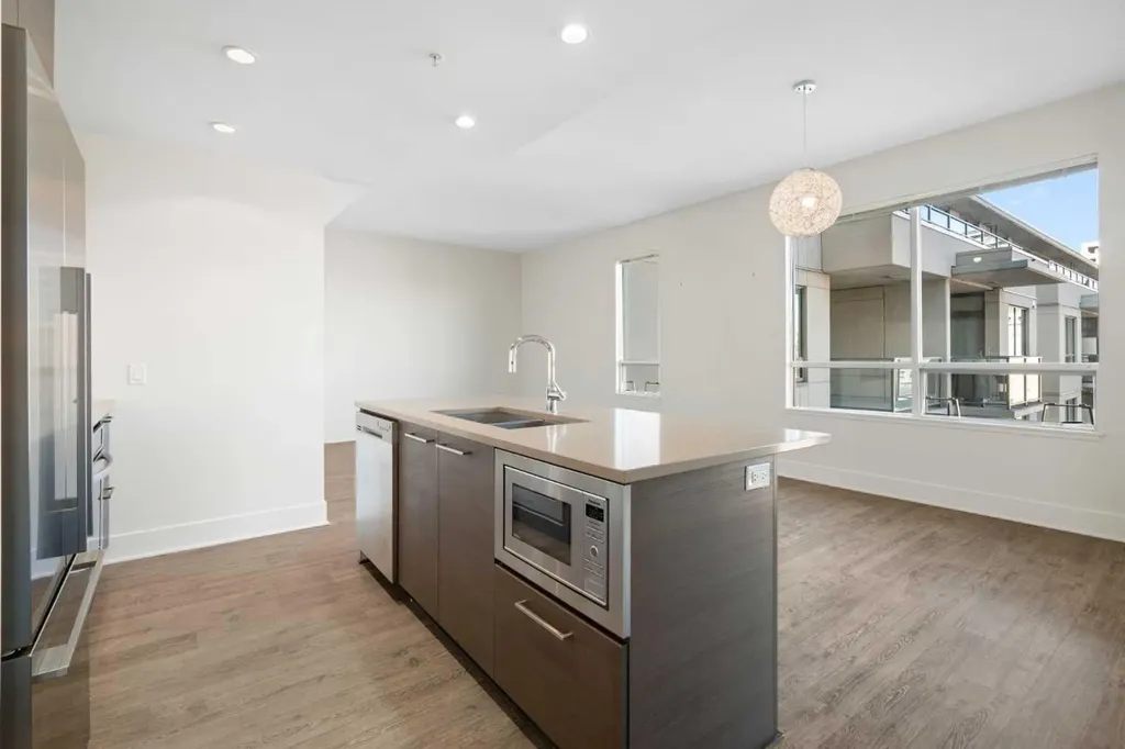 38 9 Street NE Calgary AB T2E7X9