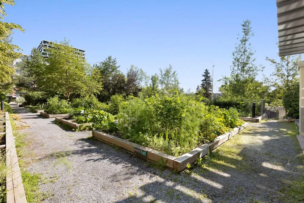38 9 Street NE Calgary AB T2E7X9