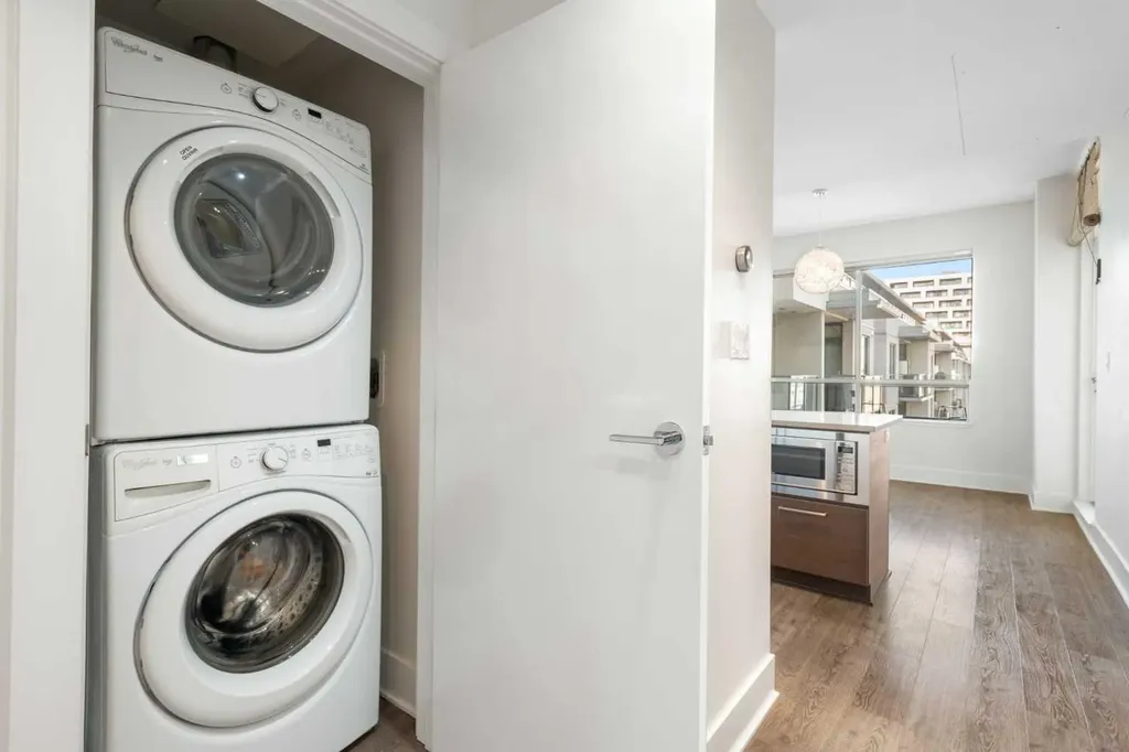 38 9 Street NE Calgary AB T2E7X9