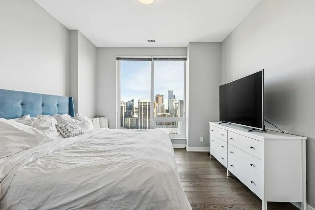 930 6 Avenue SW Calgary AB T2P1J3