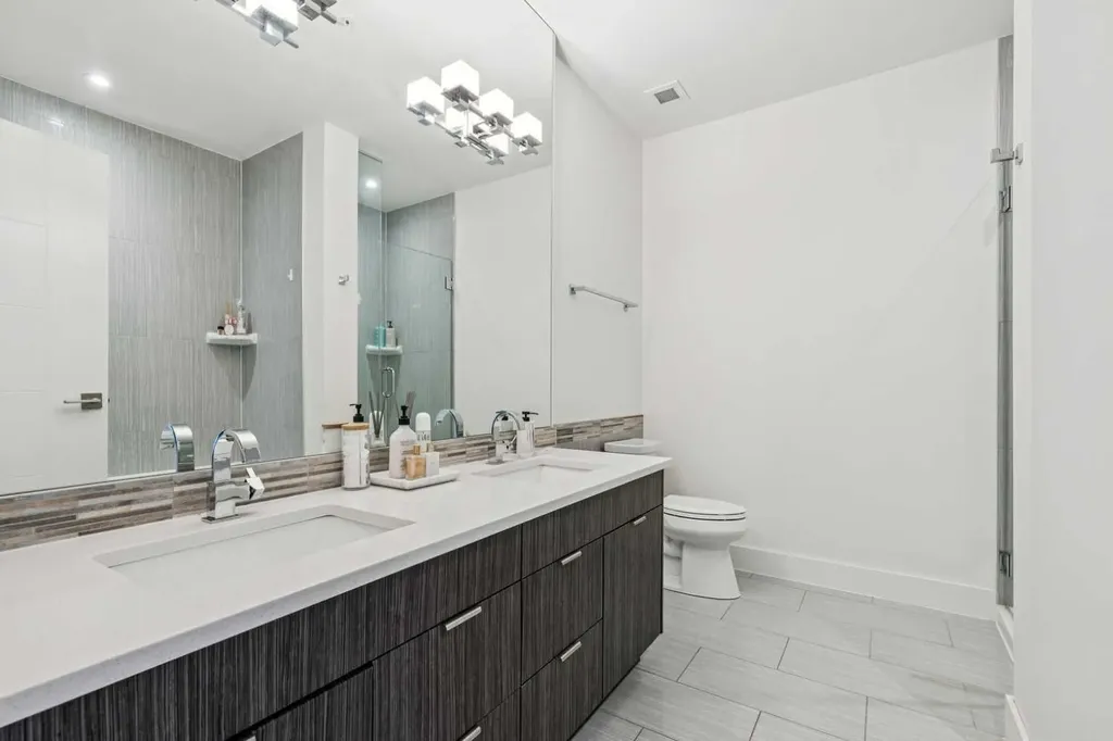 930 6 Avenue SW Calgary AB T2P1J3