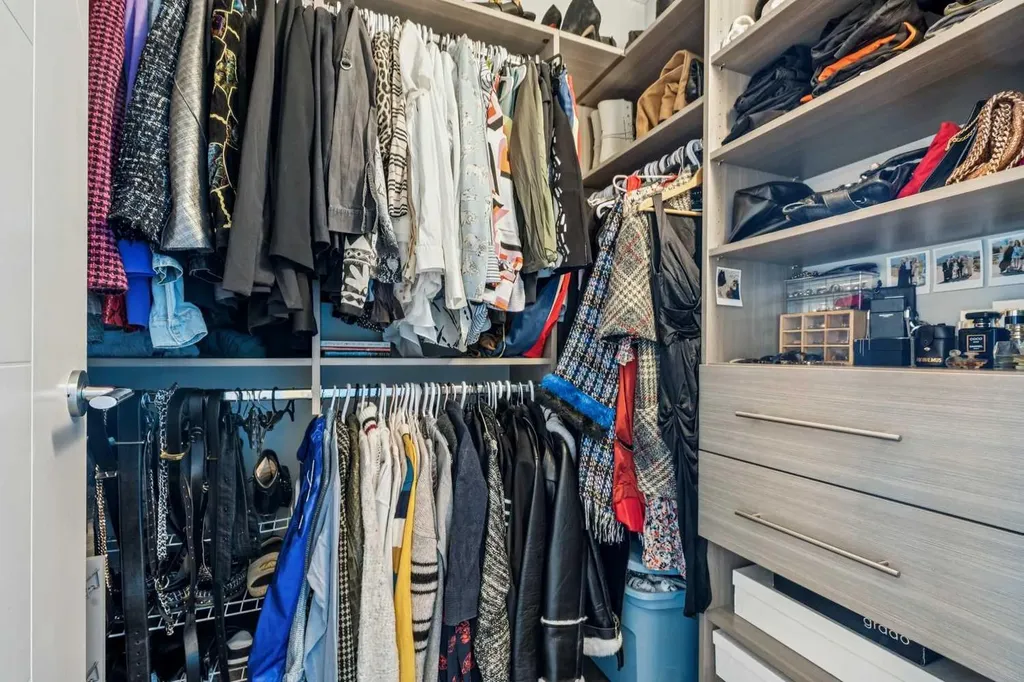 930 6 Avenue SW Calgary AB T2P1J3