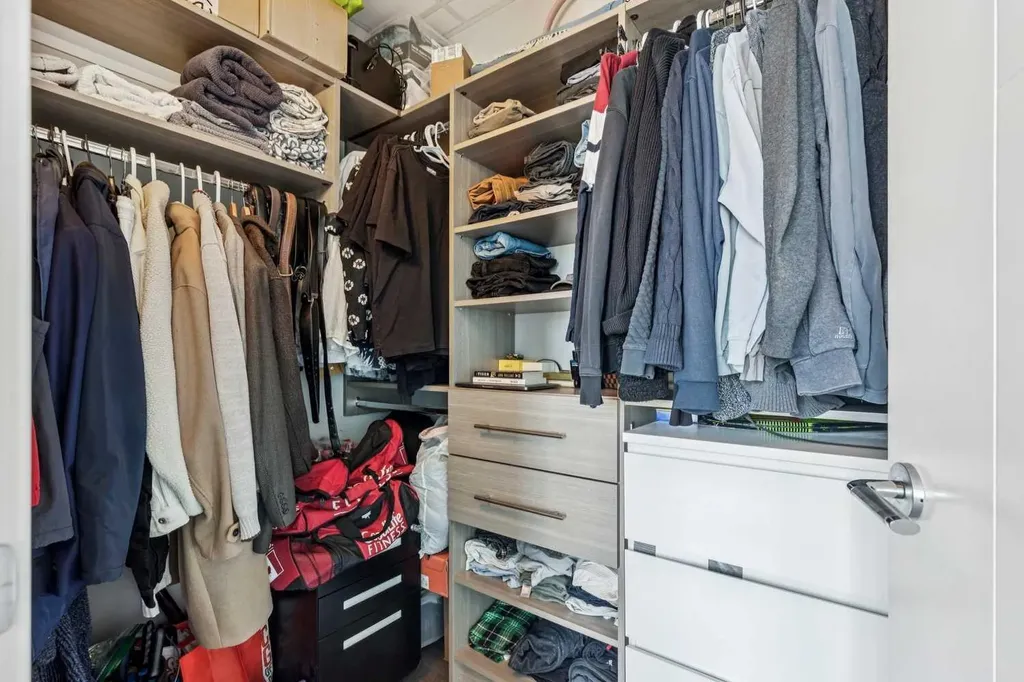 930 6 Avenue SW Calgary AB T2P1J3