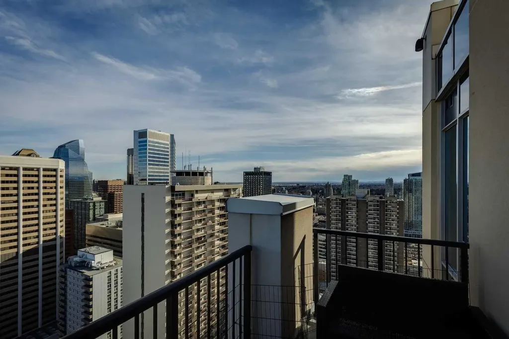 930 6 Avenue SW Calgary AB T2P1J3