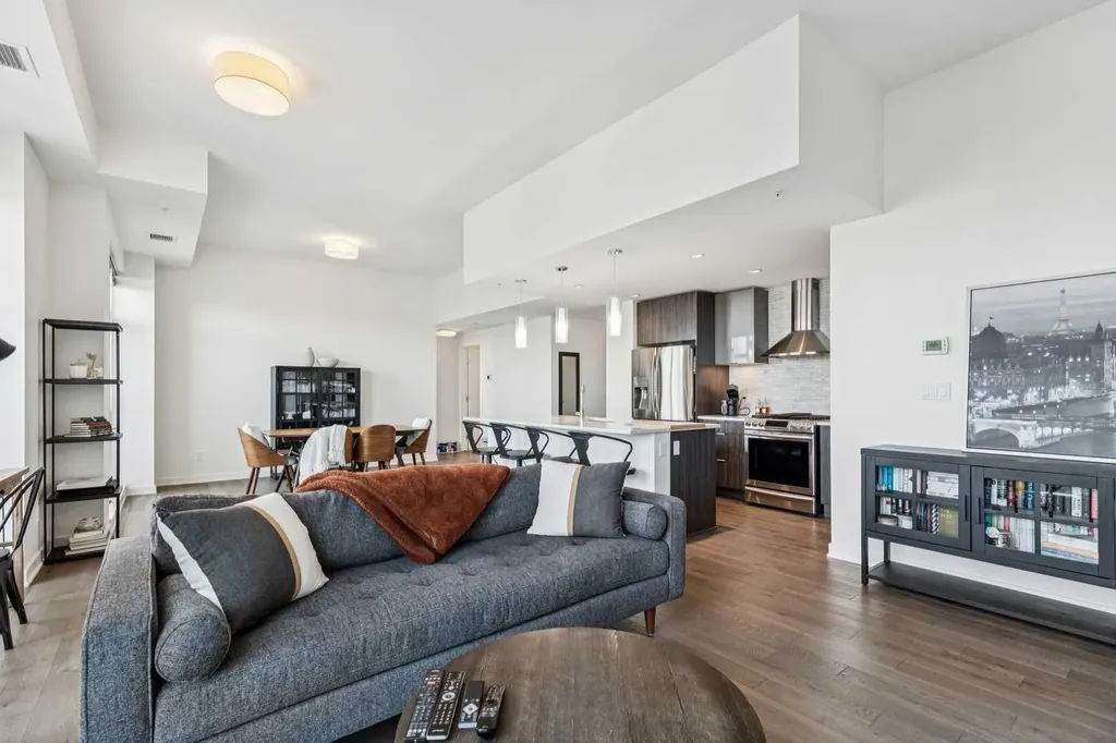 930 6 Avenue SW Calgary AB T2P1J3