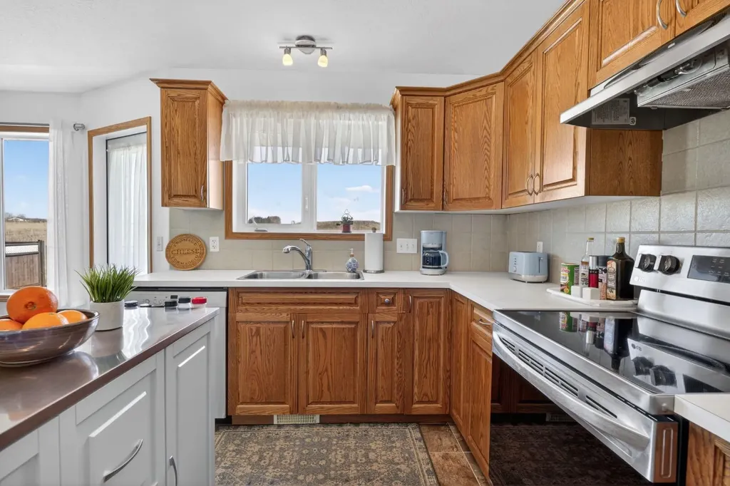 505 1 Street NW Linden AB T0M1J0