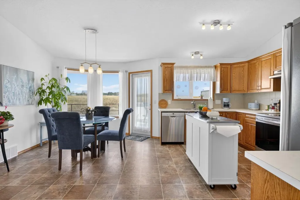 505 1 Street NW Linden AB T0M1J0
