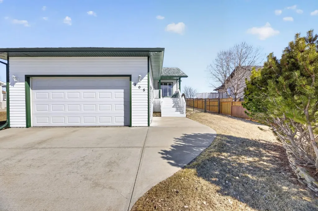 505 1 Street NW Linden AB T0M1J0
