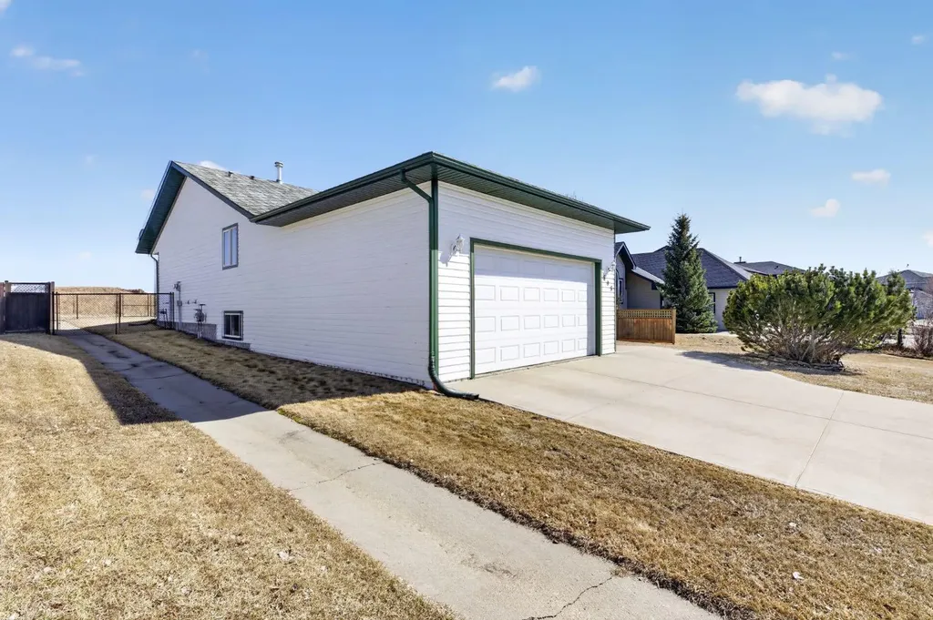 505 1 Street NW Linden AB T0M1J0