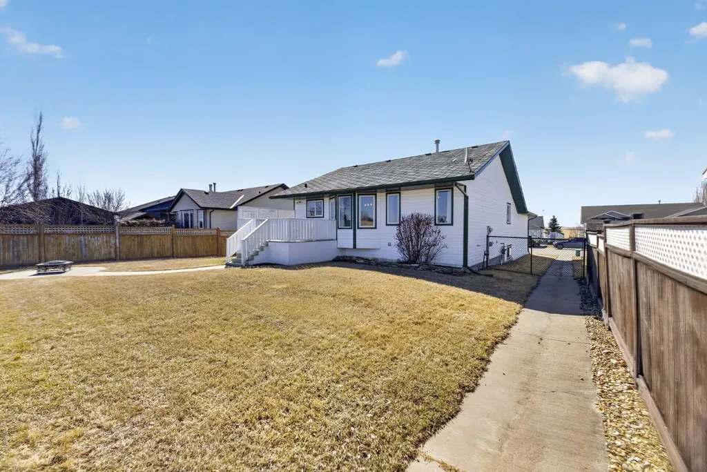 505 1 Street NW Linden AB T0M1J0