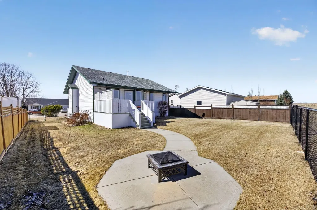505 1 Street NW Linden AB T0M1J0