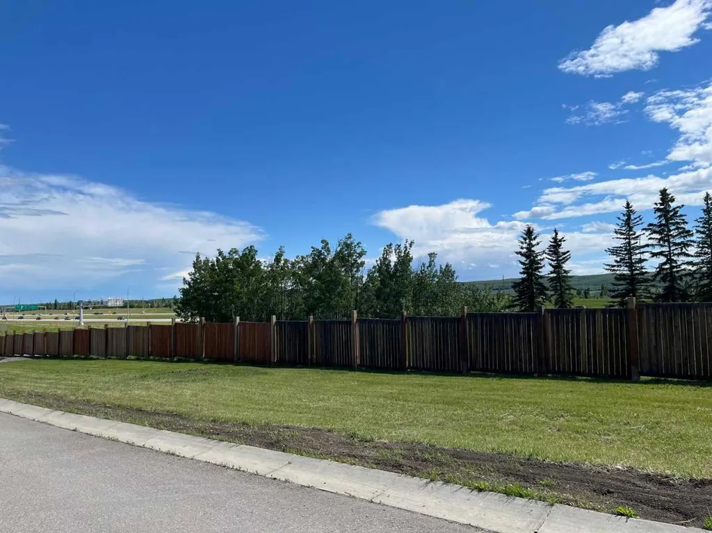 3622 85 Street SW Calgary AB T3H 3V7