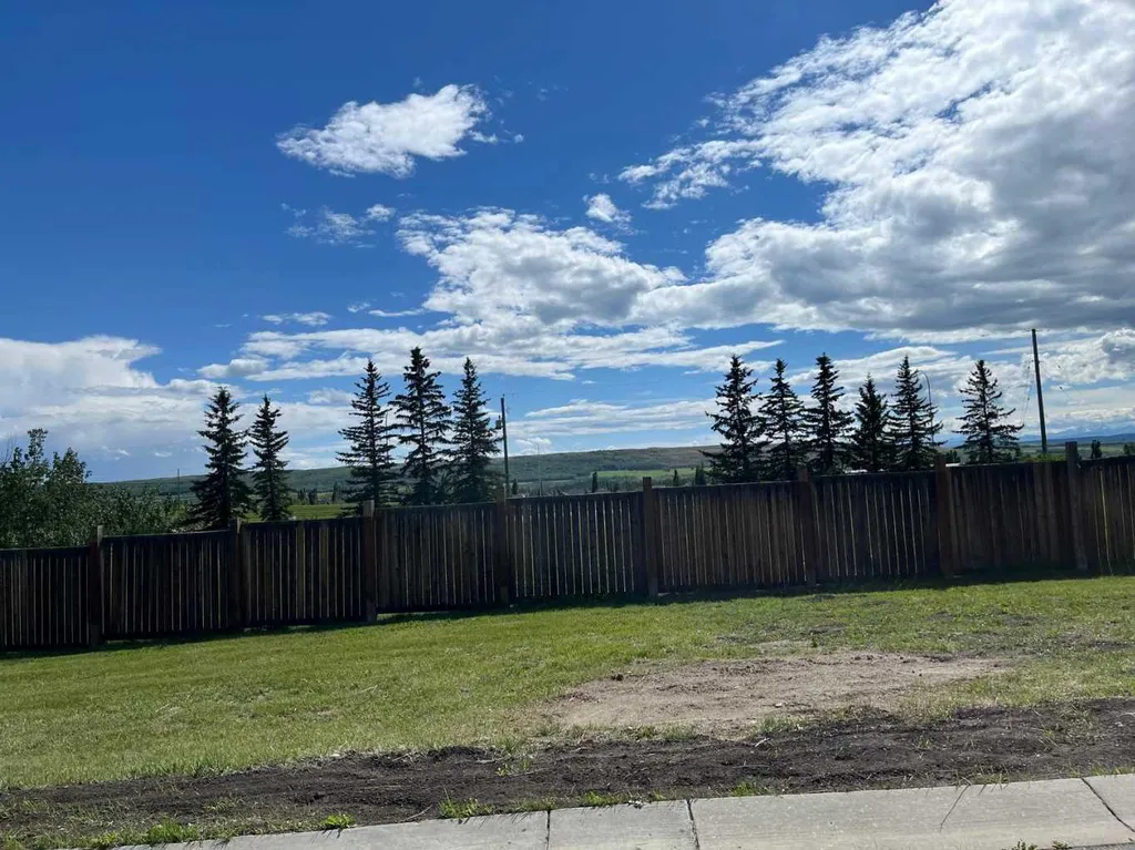 3622 85 Street SW Calgary AB T3H 3V7