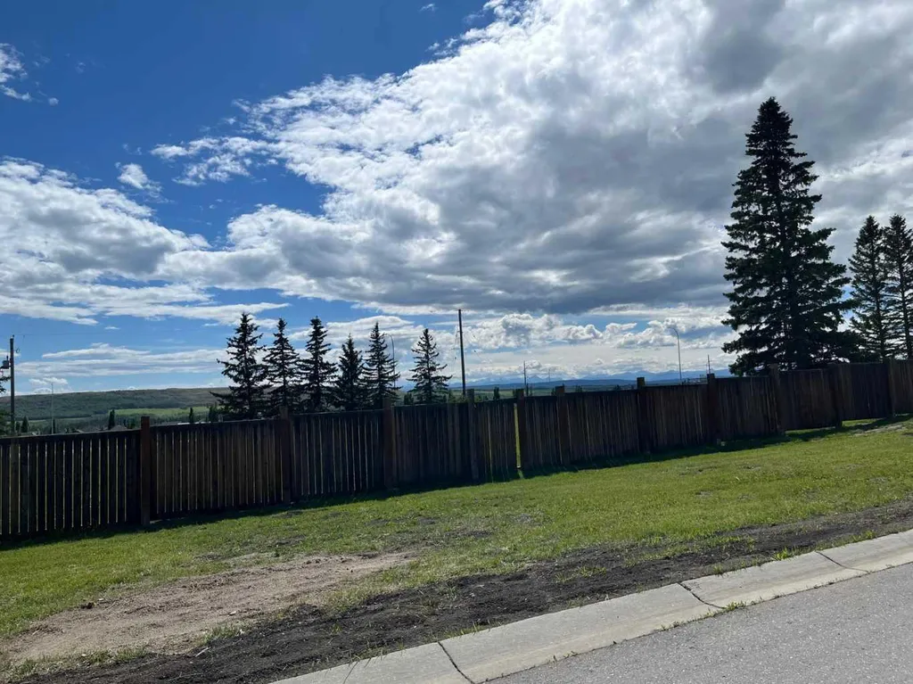 3622 85 Street SW Calgary AB T3H 3V7