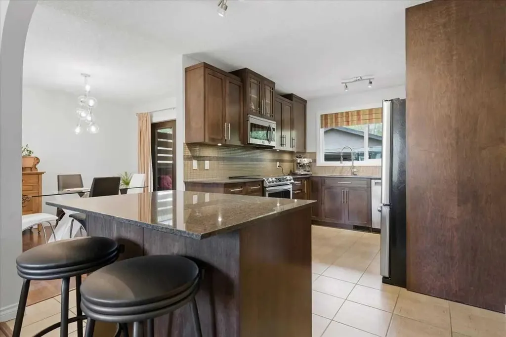 10311 Wapiti Drive SE Calgary AB T2J 1J3