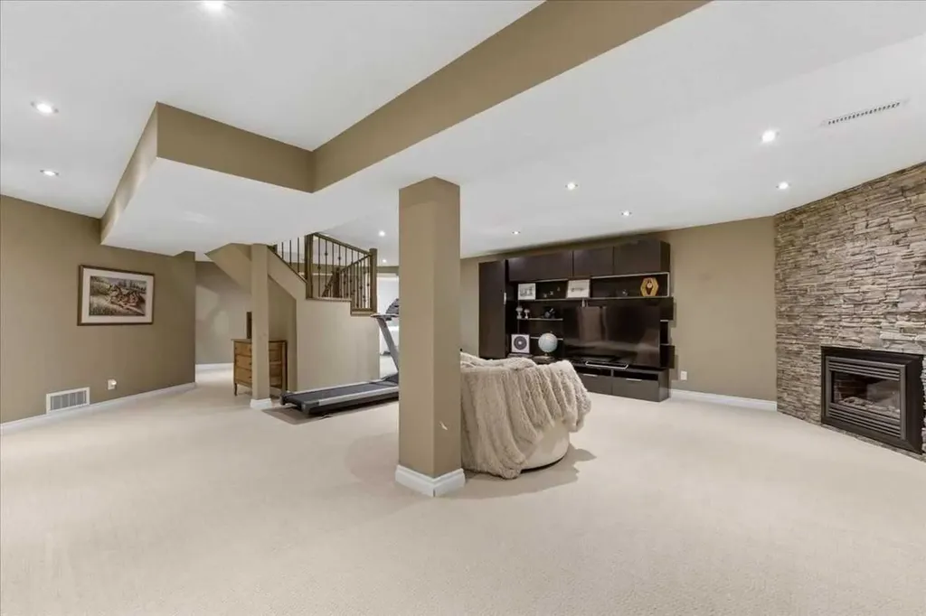10311 Wapiti Drive SE Calgary AB T2J 1J3