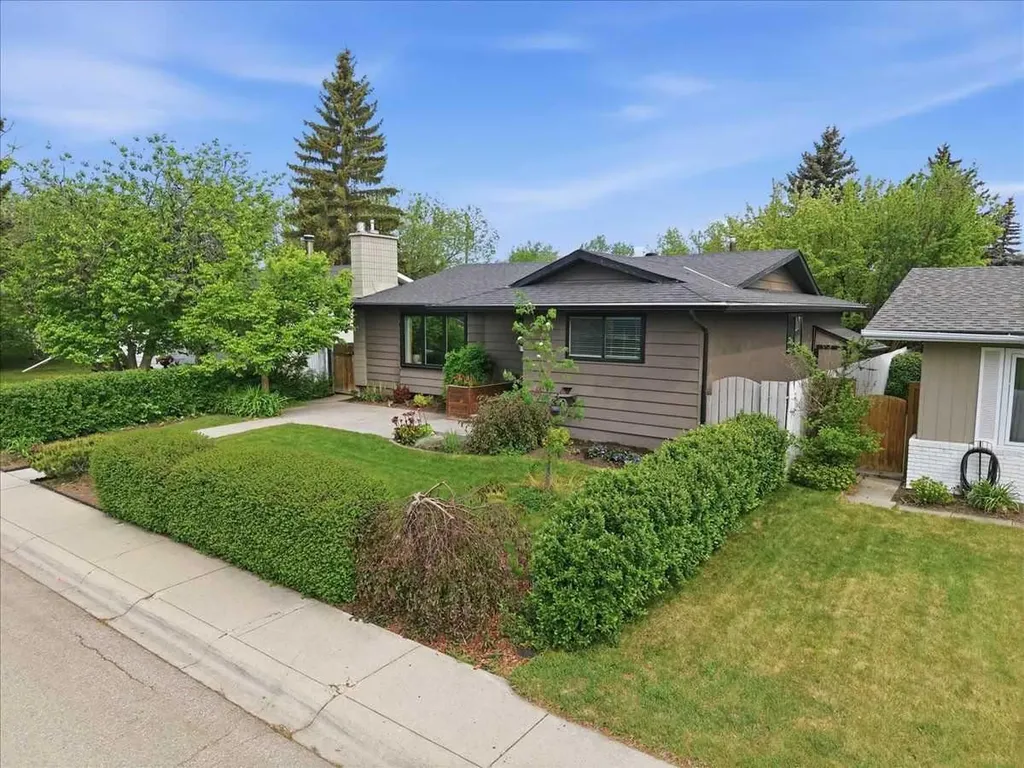 10311 Wapiti Drive SE Calgary AB T2J 1J3