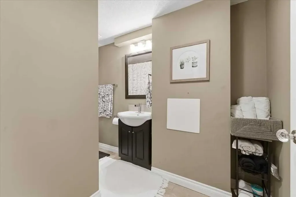 10311 Wapiti Drive SE Calgary AB T2J 1J3