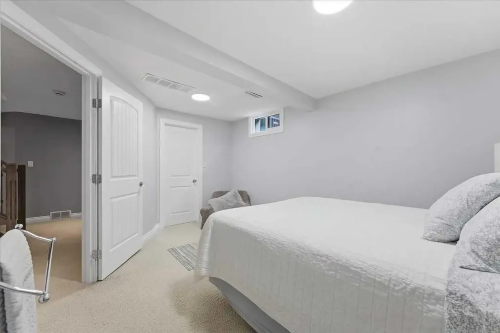 10311 Wapiti Drive SE Calgary AB T2J 1J3