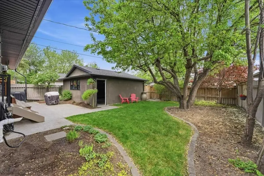10311 Wapiti Drive SE Calgary AB T2J 1J3