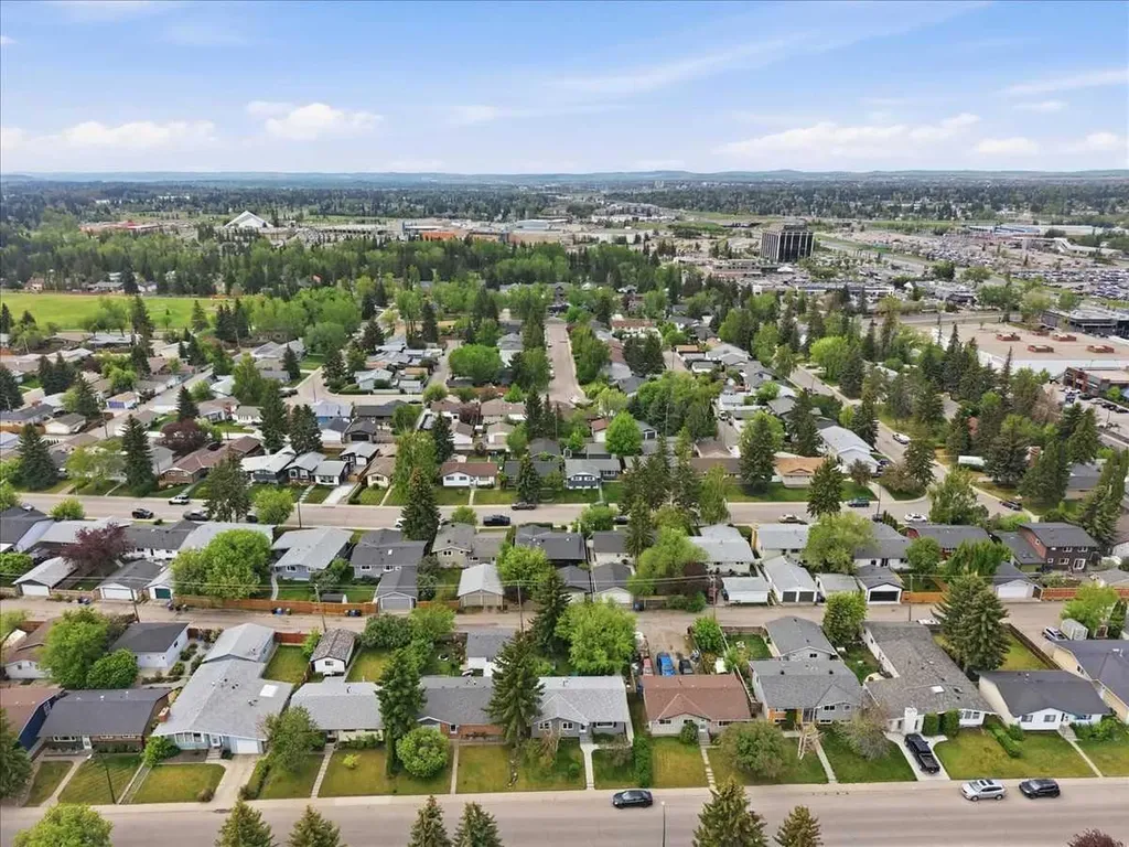 10311 Wapiti Drive SE Calgary AB T2J 1J3