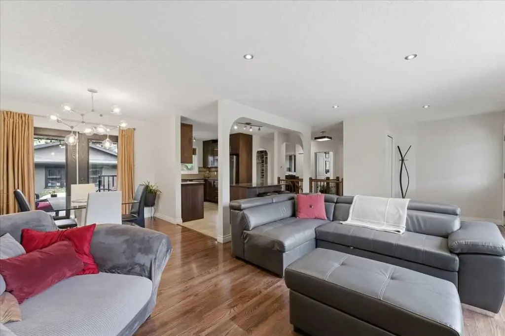 10311 Wapiti Drive SE Calgary AB T2J 1J3