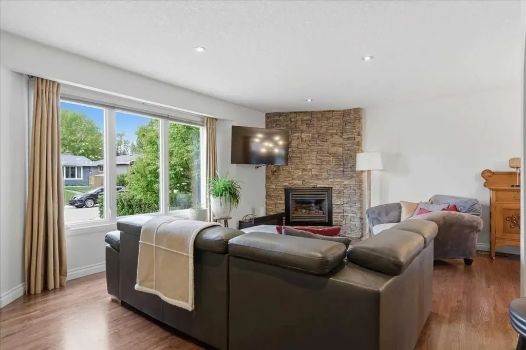 10311 Wapiti Drive SE Calgary AB T2J 1J3