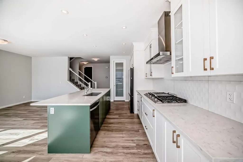 16 West Grove Link SW Calgary AB T3H 6E3