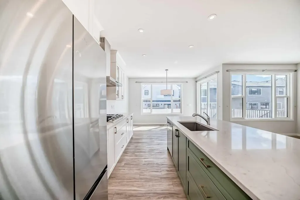 16 West Grove Link SW Calgary AB T3H 6E3
