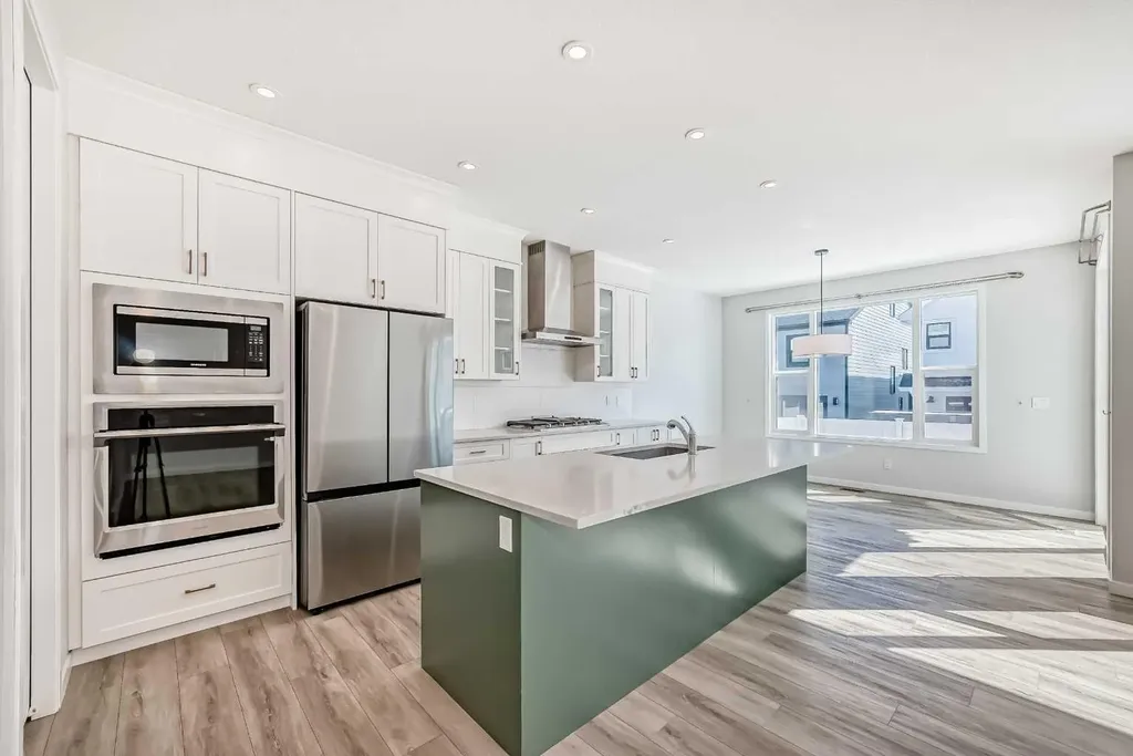16 West Grove Link SW Calgary AB T3H 6E3