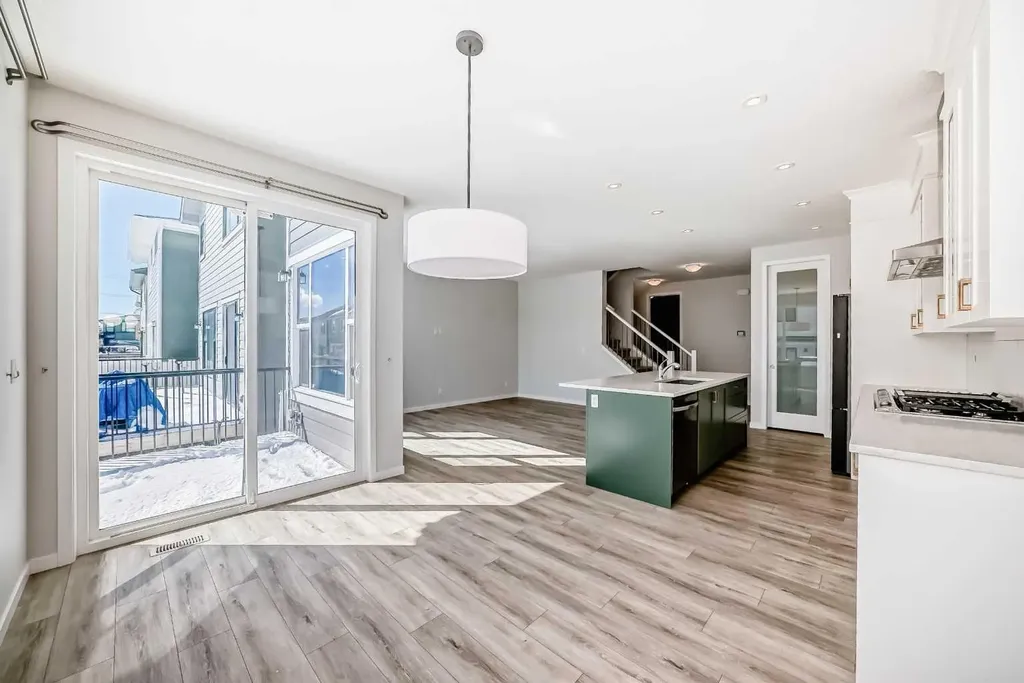 16 West Grove Link SW Calgary AB T3H 6E3