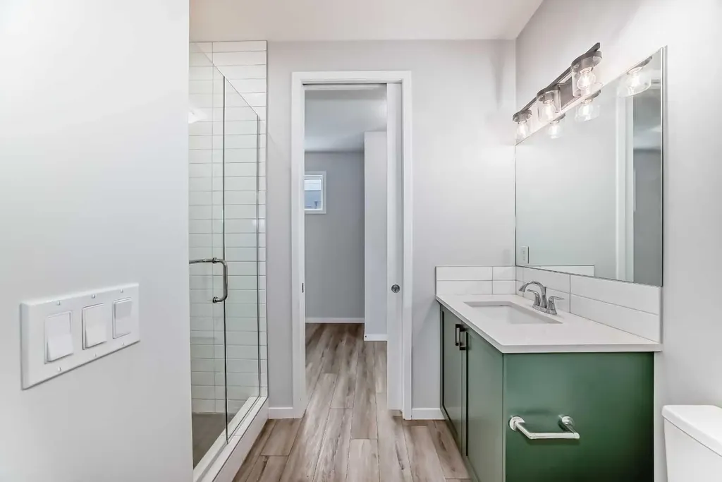 16 West Grove Link SW Calgary AB T3H 6E3