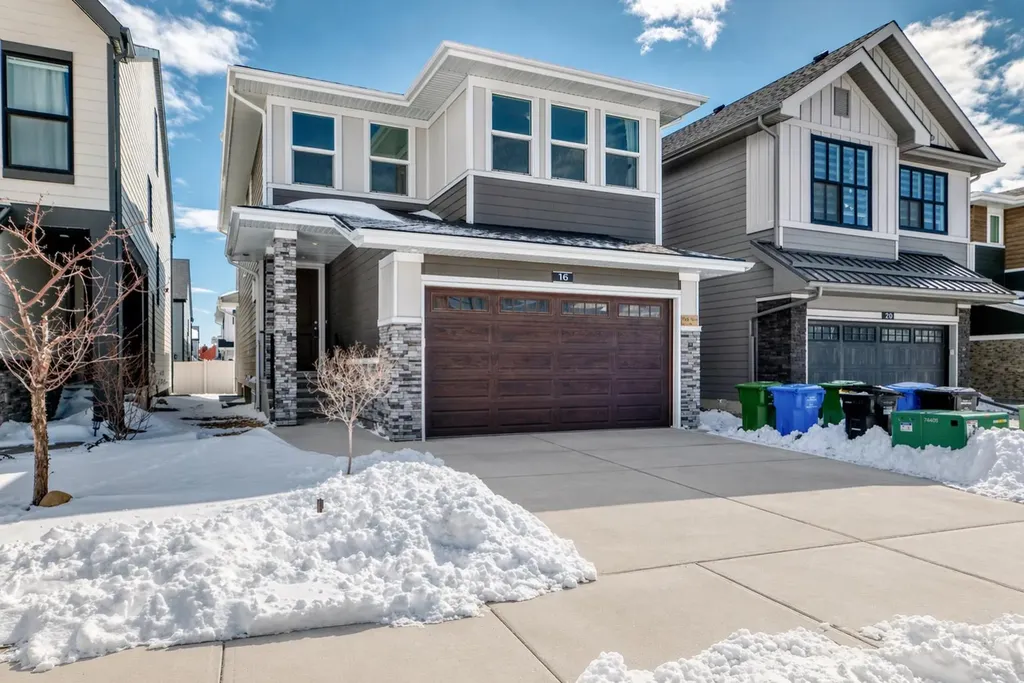 16 West Grove Link SW Calgary AB T3H 6E3